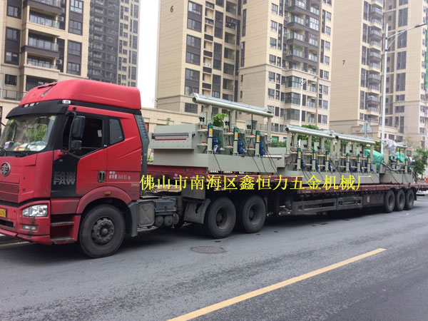 福建客戶不銹鋼鍋片蝕刻機(jī)裝車發(fā)貨！